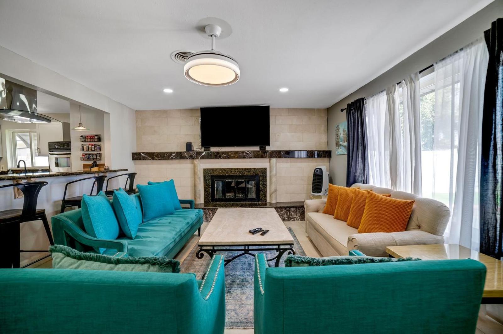 Las Vegas Retreat - 5 Mins From The Strip Home